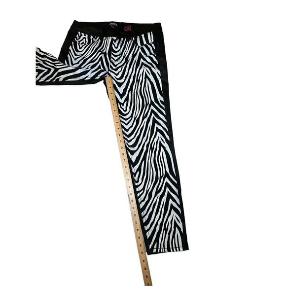 Forever 21 Premium Skinny Ankle Jeans Women's 30 White Black Denim Zebra Print - Picture 3 of 7